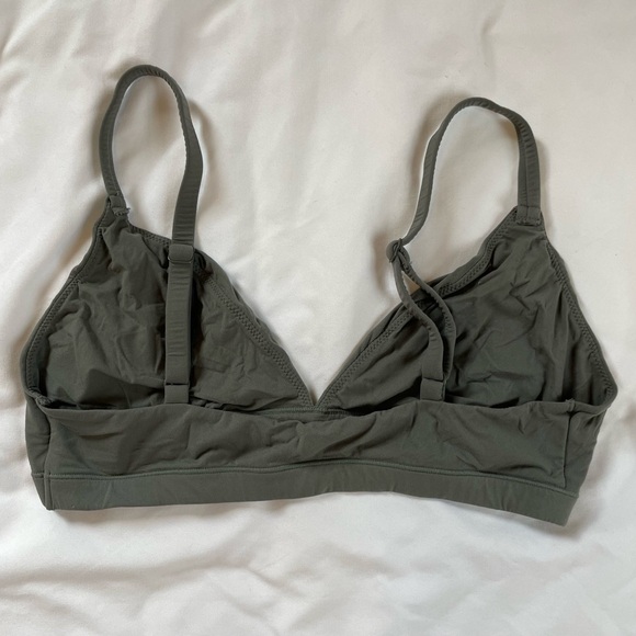 SKIMS Triangle Bralette - Picture 2 of 3